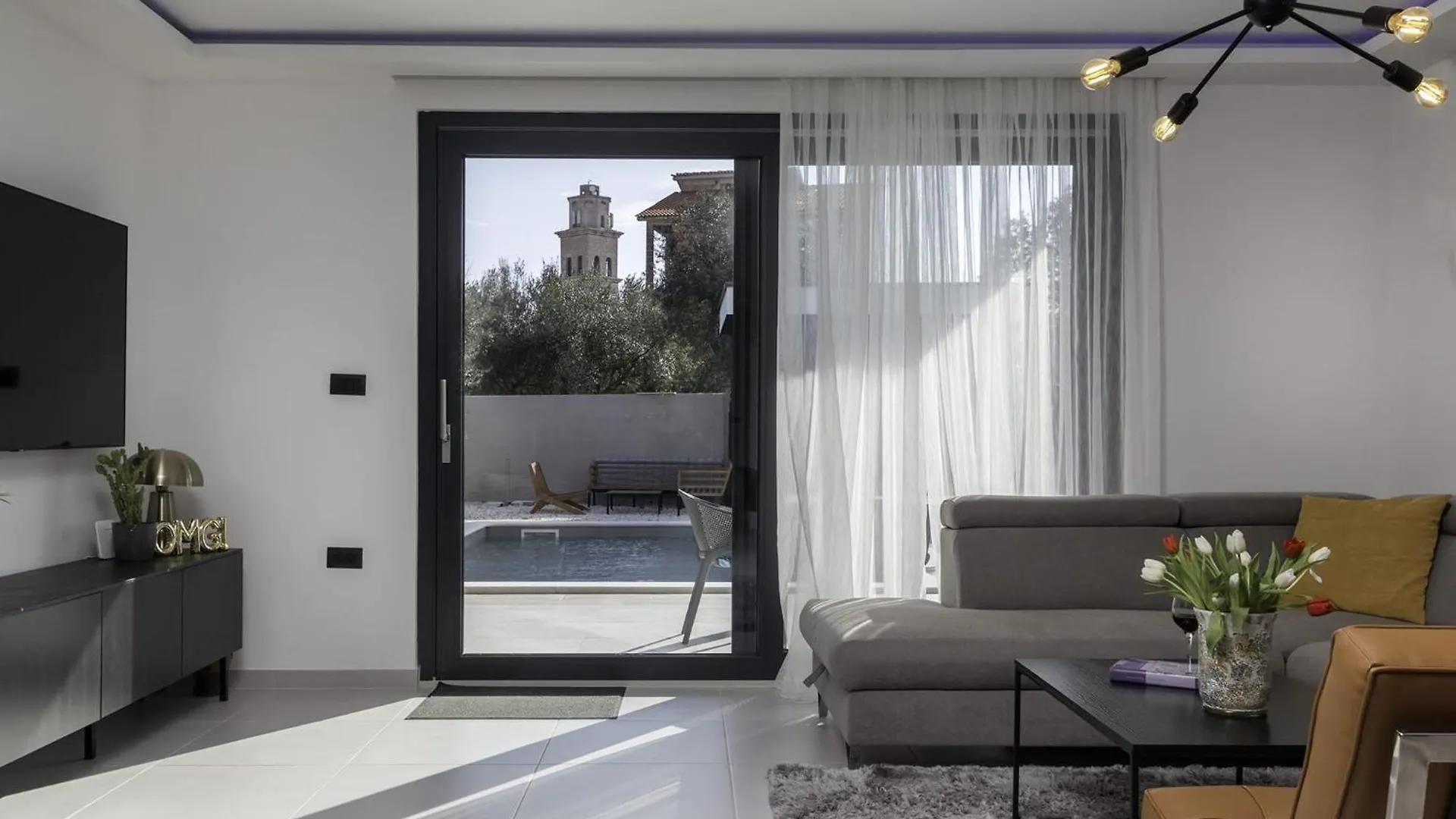 Luxury Villa With Private Heated Pool Premantura 0*,