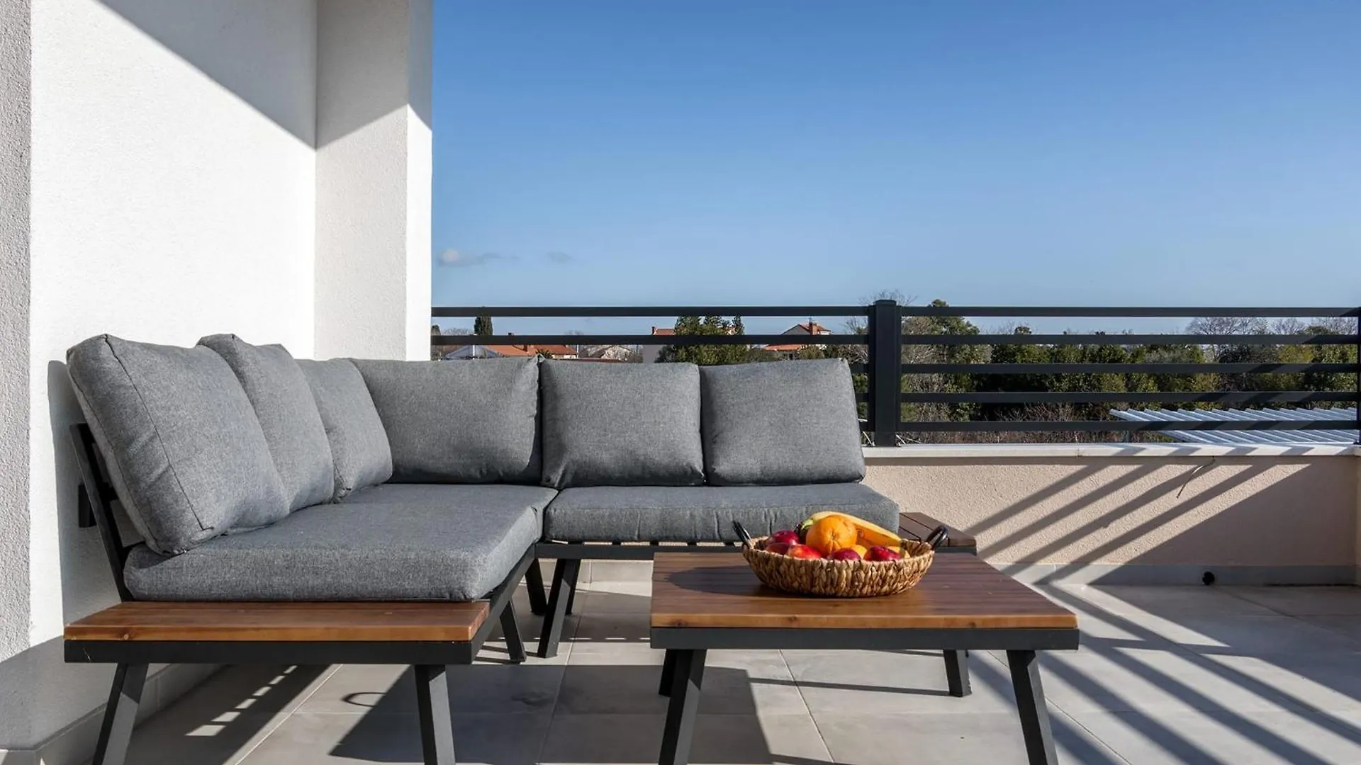 Luxury Villa With Private Heated Pool Premantura