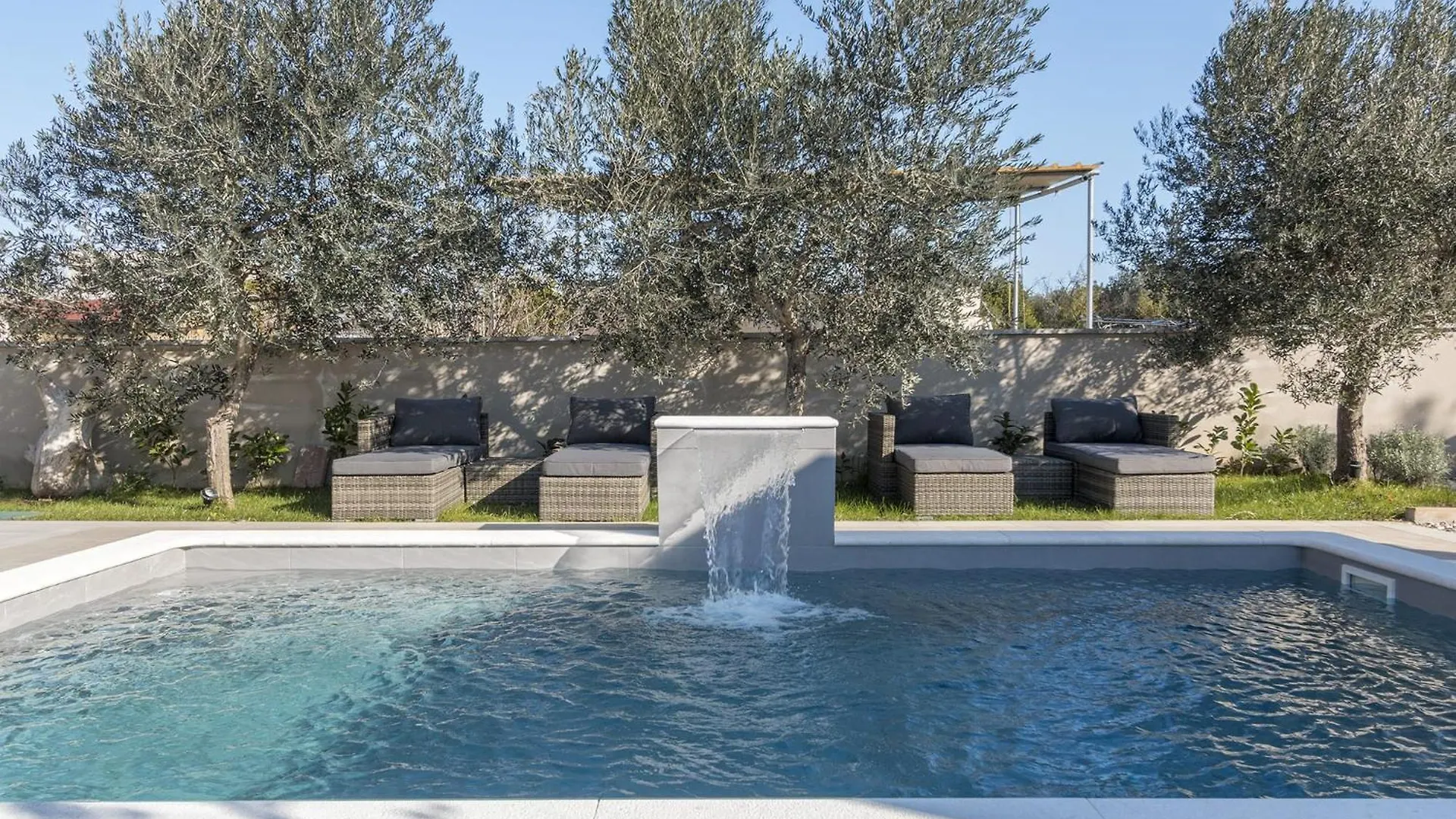 Luxury Villa With Private Heated Pool Premantura