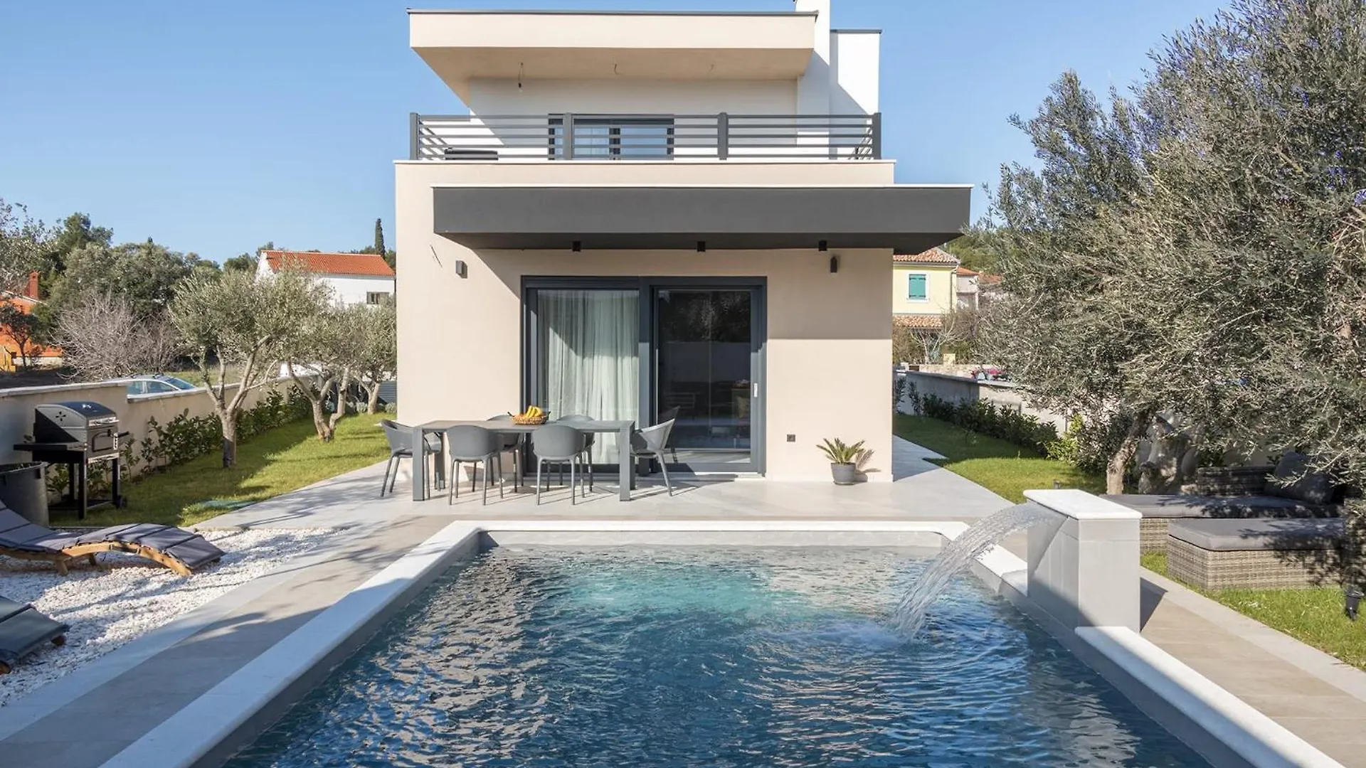 Luxury Villa With Private Heated Pool Premantura 0*,