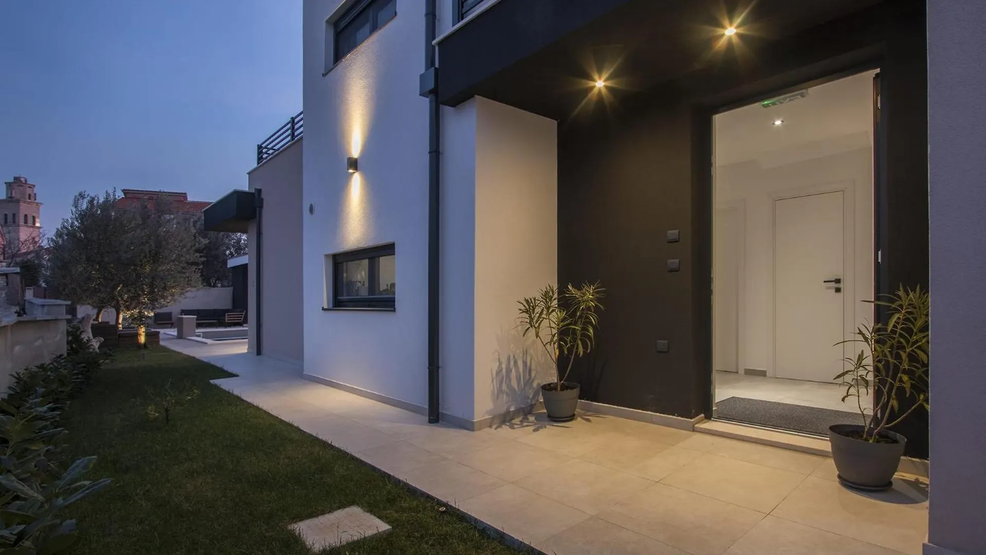 Luxury Villa With Private Heated Pool Premantura